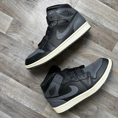 Talla 9.5 - Air Jordan 1 gris oscuro medio Foto 1 de 4