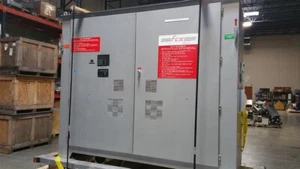 Convertidor FCX Systems Inc modelo PFC120-V-05-AN 208V 3PH - Imagen 1 de 4