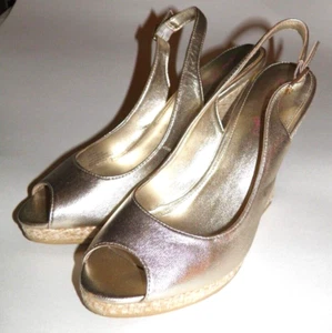 Lilly Pulitzer Krisie Sandalen 9,5 B gold metallic Fersenriemen Keilabsatz Damen - Bild 1 von 7