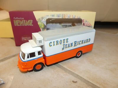 SAVIEM JL20 Fourgon Frigorifique CIRQUE JEAN RICHARD CORGI  70908 1:50 - Photo 1/3