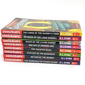 Goosebumps Books RL Stine PB Horrorland Lot of 8 - Picture 1 of 5