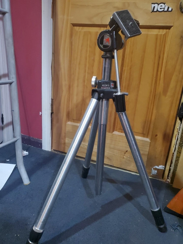 Quick-Set Elevator Husky IV aluminum tripod - Image 1 of 1