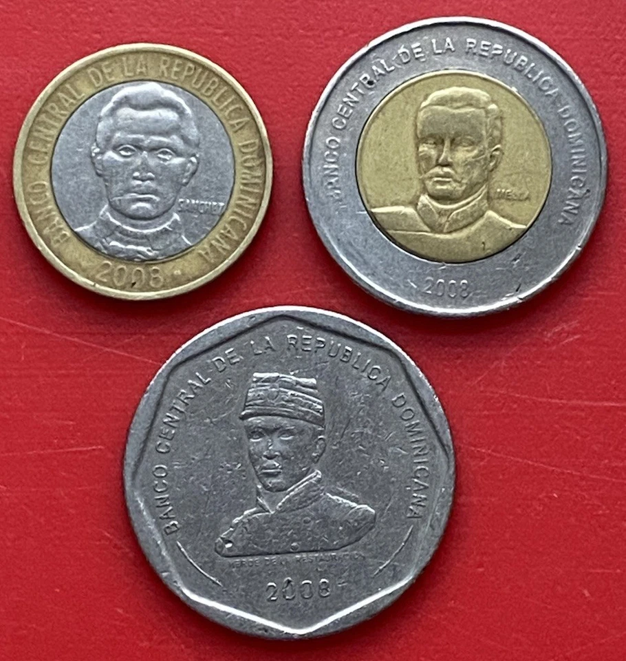 DOMINICAN REPUBLIC – SET OF 3 COINS 5 ,10 ,25 PESOS 2008 2 X BI-METAL - Image 1 of 2
