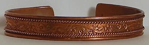 PULSERA DE PUÑO DE HOJA DE FLOR EN RELIEVE COBRE DE COLECCIÓN - Imagen 1 de 3