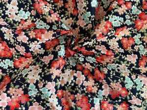 Tela de algodón Sakura japonesa negra con estampado de flor de cerezo de 2 metros para coser - Imagen 1 de 7
