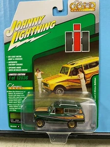 1/64 JOHNNY LIGHTNING CLASSIC GOLD 1979 INTERNATIONAL SCOUT II MIDAS GREEN - Bild 1 von 2