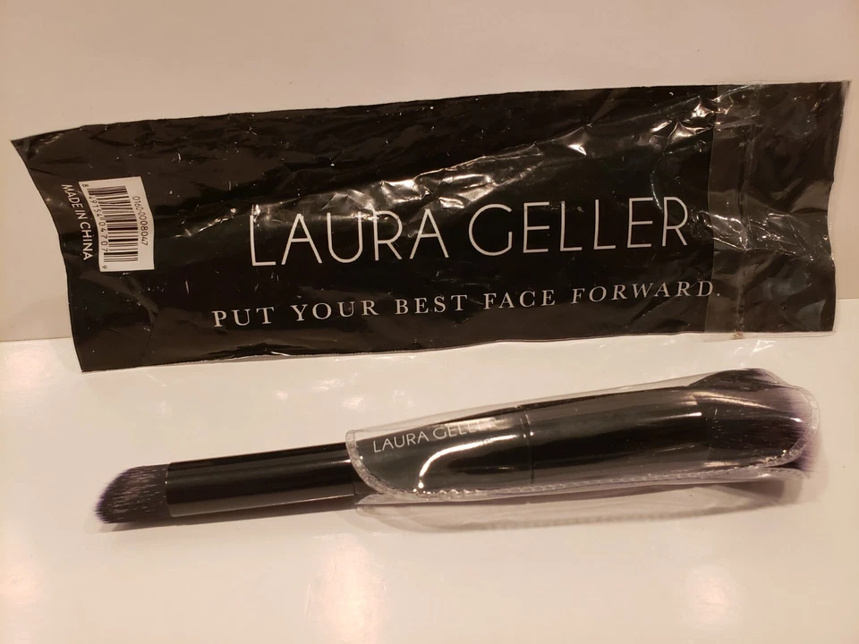Laura Geller ~ Dual-Ended Concealer + Foundation Brush ~ NIP - Image 1 of 1
