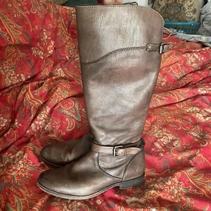 Botas de cuero genuino marrón hasta la rodilla de pantorrilla Frye para mujer 11 B hebillas correas montar - Imagen 1 de 20