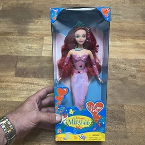 NEU! SELTENE 1997 DISNEY VALENTINE ARIELLE KLEINE MARMAID BARBIE PUPPE #18459 - Bild 1 von 24