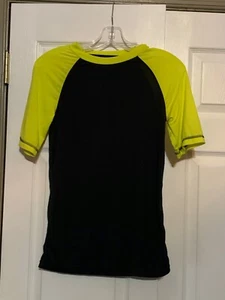 Kids Mad Engine Black & Yellow Short Sleeve Rash Guard Swim Surf Shirt Large - Picture 1 of 2
