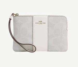 Coach Corner Zip  Signature lthr Wristlet    new - Picture 1 of 4