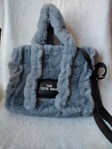 Flauschige Tragetasche weiche Geldbörse Umhängetasche Handtasche Kunstfell Tragetasche für Winter Frühling - Bild 1 von 7