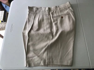 Statements Relax Mens 100% Silk Casual Pleated Shorts Size 34 x 7 Ivory NICE - Picture 1 of 4