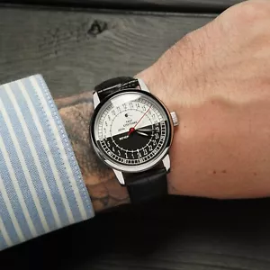 Raro orologio uomo automatico Sputnik giorno/notte anni 90, meccanico vintage sovietico - Foto 1 di 4