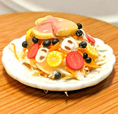 Casa de muñecas miniatura mezclada verduras ensalada comida comestibles utilería 1:12 o 1:6 Foto 1 de 4