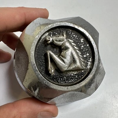 TAPA CENTRAL DE RUEDA DODGE COLT DE COLECCIÓN OEM MOPAR DODGE 715348 Foto 1 de 4