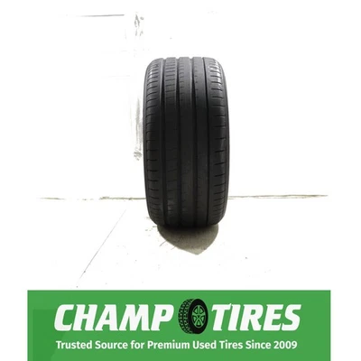 Conjunto de 2 P275/35R19 Yokohama Advan Sport V107 100 Y Usado 8/32nds - Imagem 1 de 4