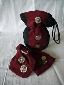 Set aus Pompadour und Geldkatze, Velour mit Bouclé und Antikknöpfen - Bild 1 von 3