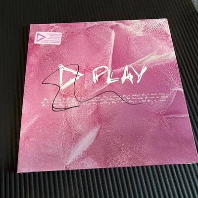 Ed Sheeran Play Violet Vinyl SIGNED JACKET - LIMITED EDITION Autograph - Image 1 of 2