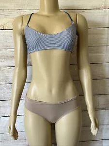 Xhilaration Navy & White Bikini Top Size S NWT - Picture 1 of 7