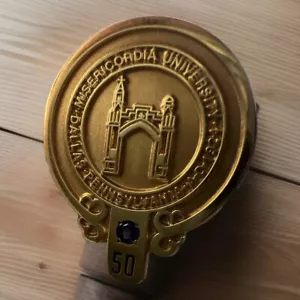 Misericordia University Dallas PA AD 1924 50yr Lapel Pin Misericordia University - Picture 1 of 5