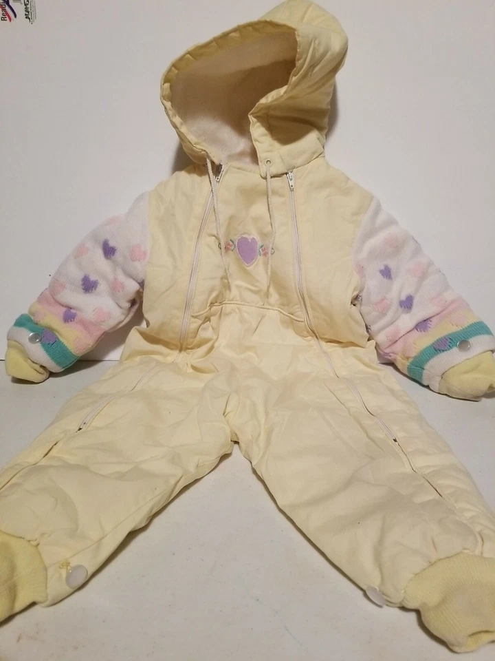 Traje de Nieve Azul Vintage Jordache Niñas Talla 18 Meses Puffer Acolchado Corazones Amarillo Foto 1 de 4
