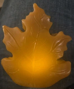 Vela LED hoja de arce decoración otoño - Imagen 1 de 3