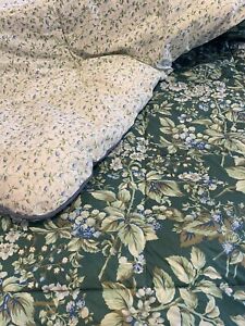 LAURA ASHLEY Bramble Berry King Size Vintage Floral Comforter 102” X 94” Cottage