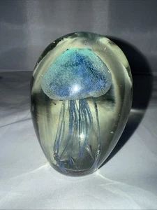 Art Glass Jellyfish Paperweight 4.25" Tall Glow In The Dark Clear Glass  - Picture 1 of 5