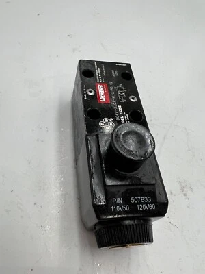 VICKERS by Danfoss Solenoid Valve DG4V-3-2A-M-U-B6-60 507833 - Image 1 of 4