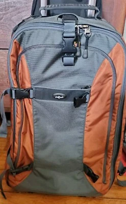 复古 Eagle Creek Cargo Switchback Plus 滚动背包行李箱缺少前袋 — 第 1/4 张图片