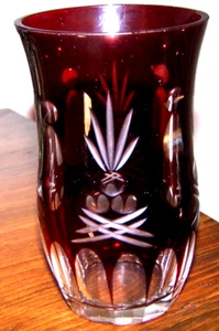 Gorgeous Bohemian Ruby Red Cut To Clear Designed Vase - Picture 1 of 2