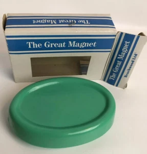 Vintage The Great Magnet Green RN35055 For Home Office Crafts Hobbies Needle - Picture 1 of 6