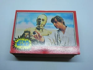Juego completo de cartas Topps Star Wars 1977 67-132 rojas + pegatinas 12-22 casi nuevo/como nuevo - Imagen 1 de 6