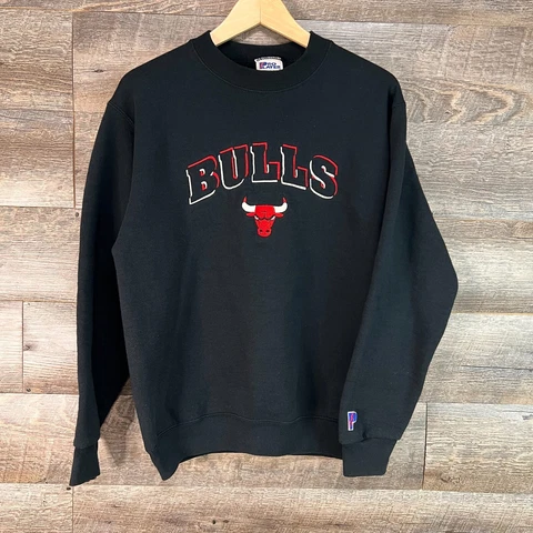 Vintage 90’s Youth Chicago Bulls Pro Player Crewneck Sweatshirt Size XL (18/20) Cover