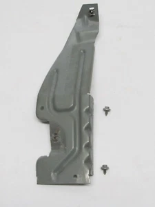 PONTIAC SUNFIRE RIGHT PASSENGER SIDE FENDER INSULATOR BRACKET OEM 22659578 - Picture 1 of 3