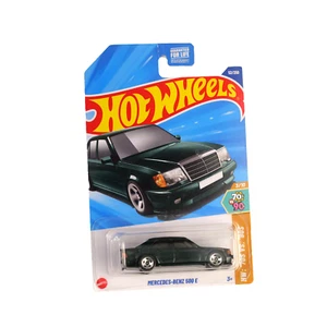 2025 Hot Wheels Mercedes -Benz 500 E HW 70's VS 90's Green New - Picture 1 of 1