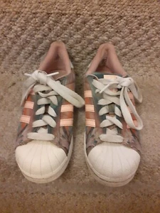 Scarpe da ginnastica Adidas UK taglia 5 La Marque Aux 3 bande Superstar - Foto 1 di 5