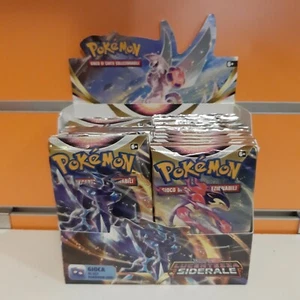 Bustina Carte Pokemon Spada e Scudo: Lucentezza Siderale NUOVA SIGILLATA ITA - Foto 1 di 1