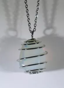 Geladene Opalit Opal Mondstein Anhänger Halskette + Edelstahl Kette - Bild 1 von 5