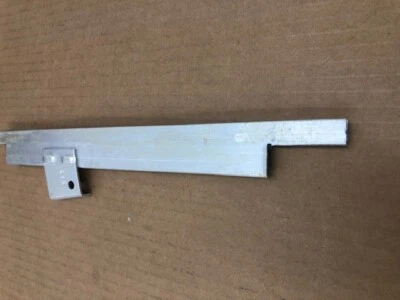 1986 BUICK & OLDSMOBILE RIGHT HAND,FRONT DOOR WINDOW CHANNEL;NOS OEM GM 20475978 - Image 1 of 2