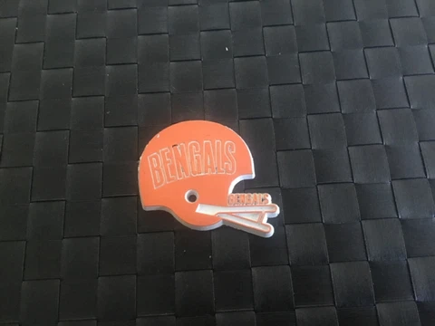 Vintage NFL Cincinnati Bengals variation rubber fridge standing board magnet Cover