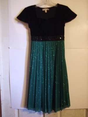 VESTIDO DE VACACIONES SS SPEECHLESS 16 Negro Pana/Verde BRILLO/Cuentas Usado en Excelente Condición para Niñas  Foto 1 de 3