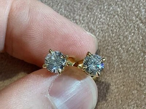 1.0 Carat Lab Created Diamond Solitaire Stud Earrings Set In 9k Gold Plated 925 - Picture 1 of 5
