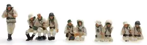 Deutsche Halbspurcrew Winteruniformen bemalt Artitec 387.100-W1 für Minitanks - Bild 1 von 2