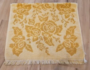 Toalla de mano de baño con flecos Callaway todo algodón oro amarillo rosas flores 25" x 16" - Imagen 1 de 4