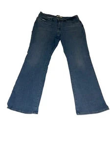 Levi's Women's Classic Bootcut Jeans Pant Blue, Size W33 X L32 - Picture 1 of 16