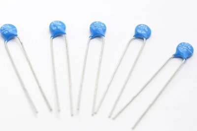 15x Metal Oxide Varistor (MOV) von EPCOS Typ S05 K25, 39 V, ca. ∅5 mm, radial - Image 1 of 2