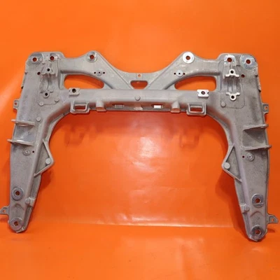 Subchasis delantero Porsche 911 Carrera Crossmember 2014 2015 2016 2017 991341081 OEM Foto 1 de 4