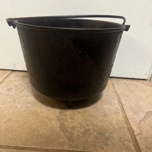 Vintage Cast Iron gate mark 3 Legged Bean Pot Cowboy Kettle Primitive Planter - Picture 1 of 11
